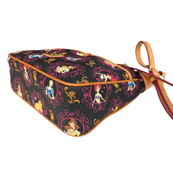 Disney Dooney & Bourke Limited Edition 2017 Half Marathon Princess Shoulder Bag - Picture 14 of 17